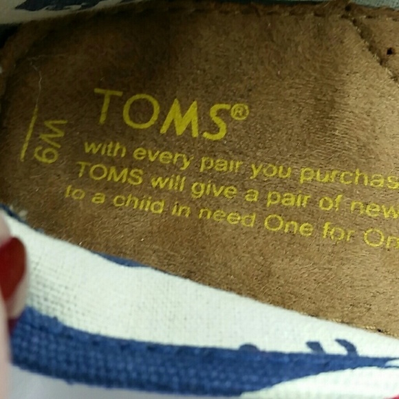 TOMS l One for One Flag Sneakers - Picture 7 of 8